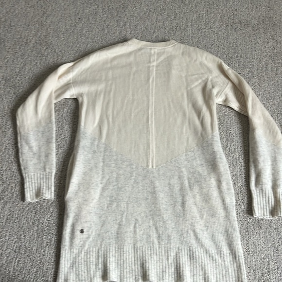 Lululemon wool tunic sweater size 8 cream/heather - Picture 2 of 7